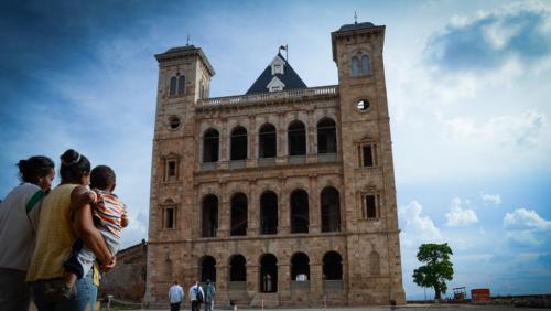 La difficile r&eacute;habilitation du palais de la reine